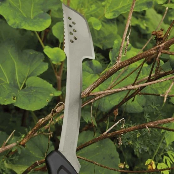 Fiskars 1051236 - Ostrze o długości 46 cm jest idealne do przerzedzania grubych krzewów oraz cięcia korzeni, gałęzi i innych elementów na podwórku i w ogrodzie