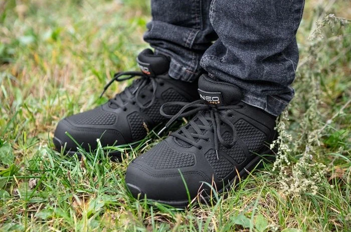 NEO-TOOLS 82-156 - Brak elementów metalowych – lekka konstrukcja i możliwość użytkowania w strefach kontrolnych