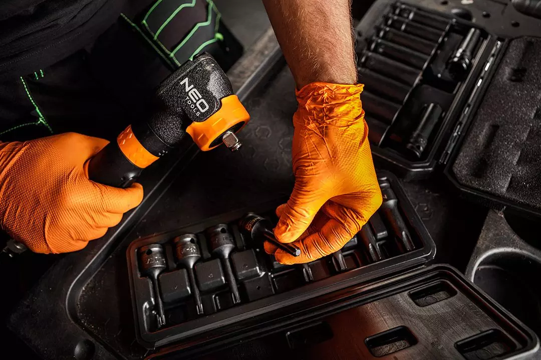 NEO TOOLS 10-260 – Standardowy napęd 1/2" pasuje do większości grzechotek i kluczy udarowych