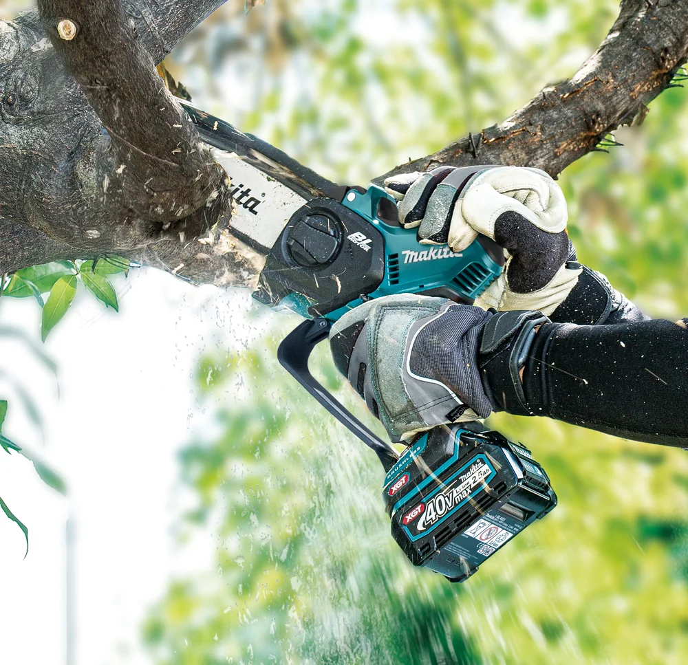 Makita UC029GZ01 – pilarka akumulatorowa XGT do przycinania gałęzi