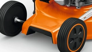 STIHL RM 253 – praktyczny uchwyt transportowy