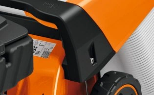 STIHL RM 253 – centralna regulacja wysokości koszenia