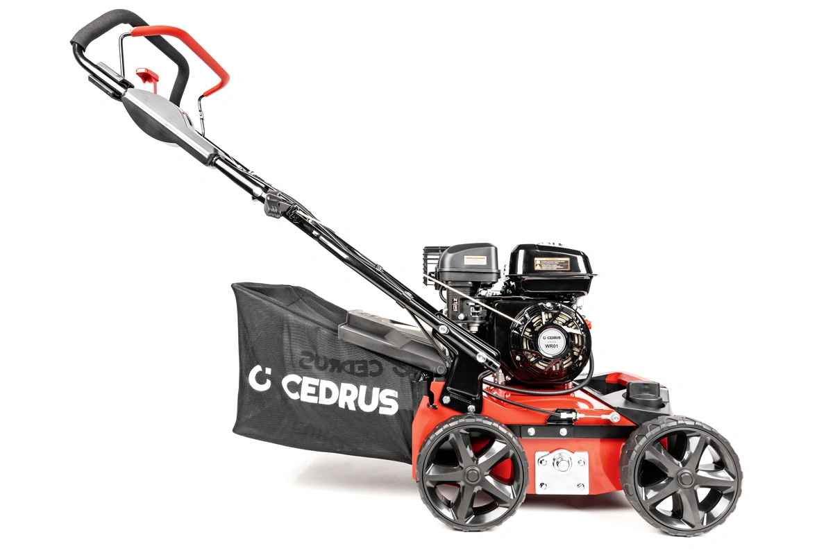 Wertykulator spalinowy Cedrus WR01 wyposażony jest w centralną regulacje głębokości roboczej od 5 do 15 mm