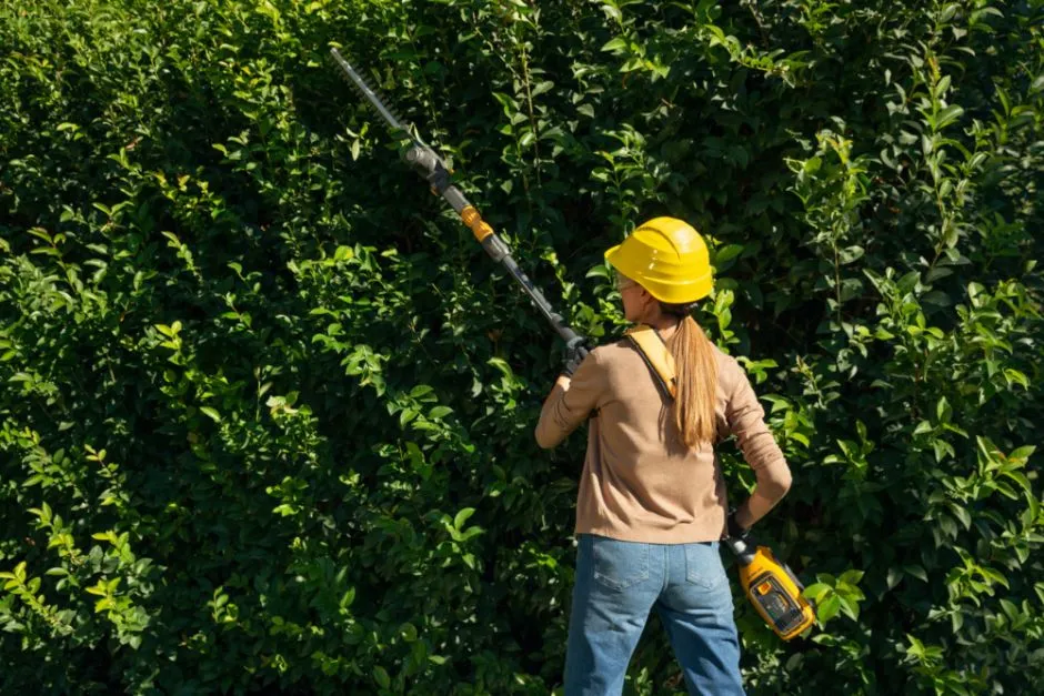 Ergonomiczna konstrukcja multi-tool'a STIGA MT 500e